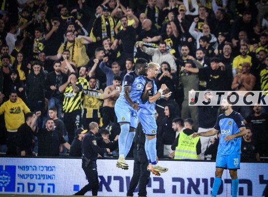 FBL-ISR Premier League Matchday 8 – Beitar Jerusalem vs Maccabi Tel Aviv 