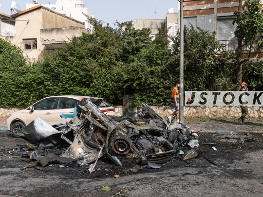 Ramat Gan, Israel, April 04, 2026 – Iranian Cluster Munition Strike Across Central Israel