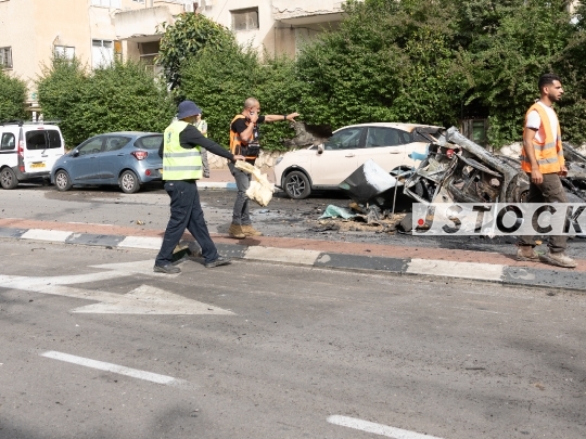 Ramat Gan, Israel, April 04, 2026 – Iranian Cluster Munition Strike Across Central Israel